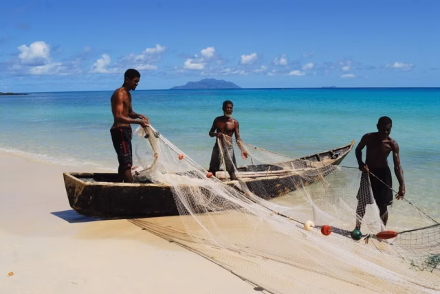 Mocambique-cria-centro-para-combater-pesca-ilegal-e-perdas-bilionarias.avif